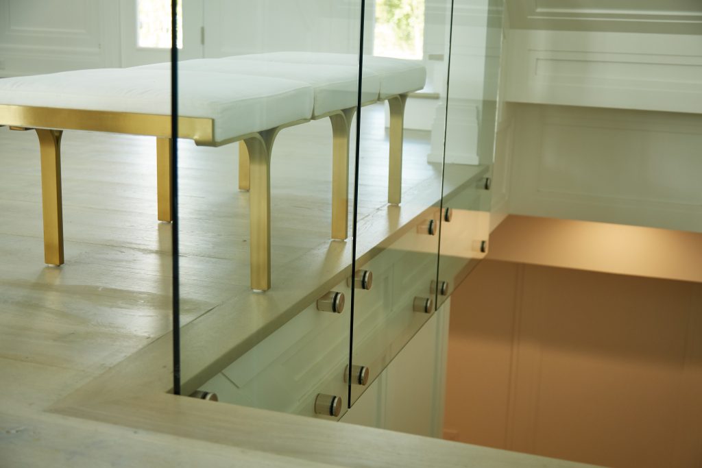 Glass railing system with standoff pins