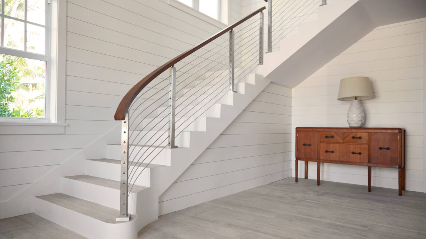 Rod Railing for Curved Stairs