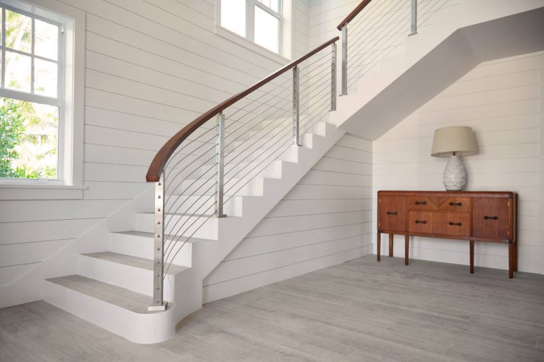 Rod Railing for Curved Stairs