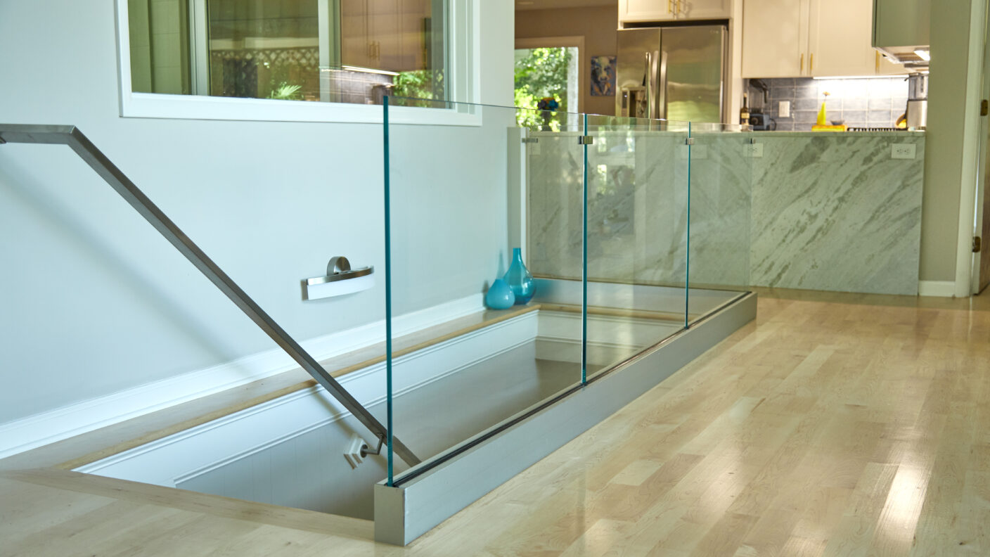 Glass Base Rail